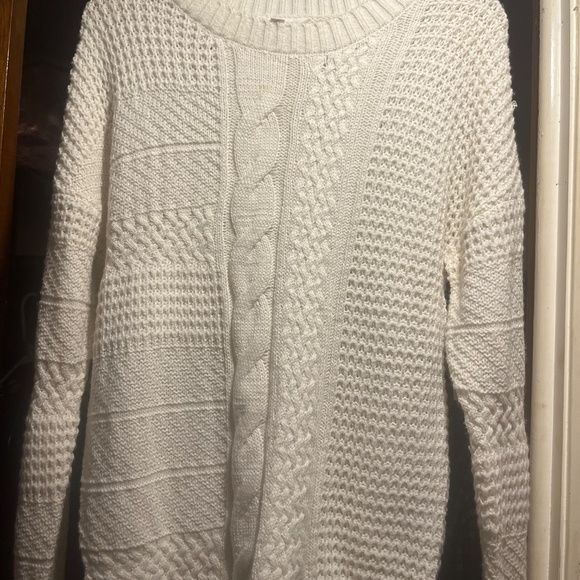 Simple white long sleeve sweater never worn. - Picture 2 of 4